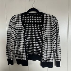 Elegant Black and White Houndstooth Cardigan